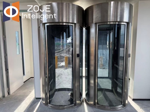 ZOJE AB-type glas i fuld højde vendekors installeret med succes i et lokalt datacenter i Thailand